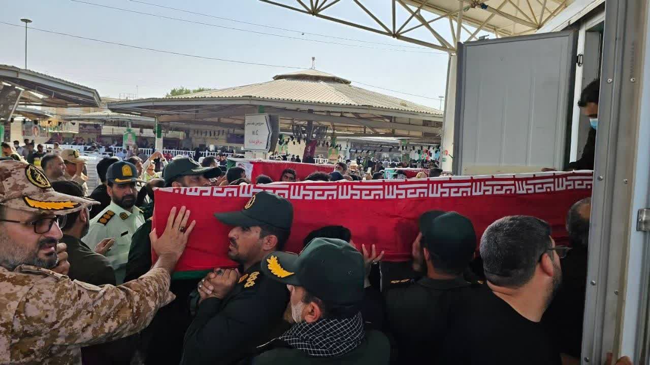 ورود پیکر پنج پاسدار شهید حملات آمریکایی-سعودی به کشور ورود پیکر پنج پاسدار شهید حملات آمریکایی-سعودی به کشور