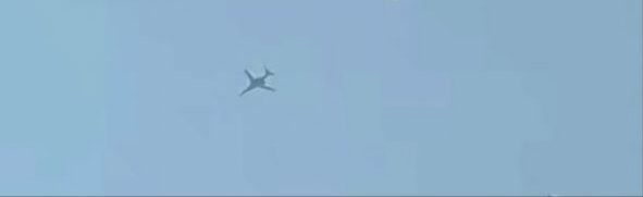 پرواز بمبافکنهای B-1 آمریکا از بریتانیا همزمان با تهدیدات ترامپ پرواز بمبافکنهای B-1 آمریکا از بریتانیا همزمان با تهدیدات ترامپ