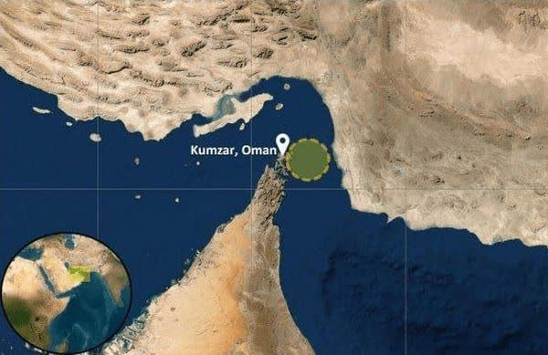 گزارش دو انفجار در نزدیکی یک نفتکش در تنگه هرمز گزارش دو انفجار در نزدیکی یک نفتکش در تنگه هرمز