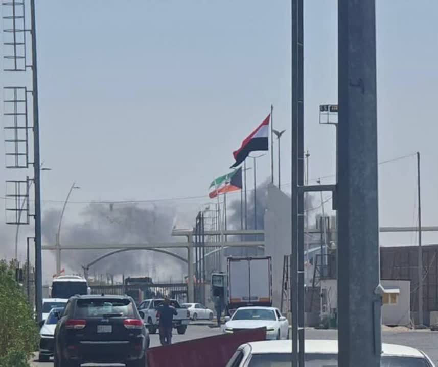 گزارش تصویری از انفجار در گذرگاه مرزی العبدلی کویت گزارش تصویری از انفجار در گذرگاه مرزی العبدلی کویت