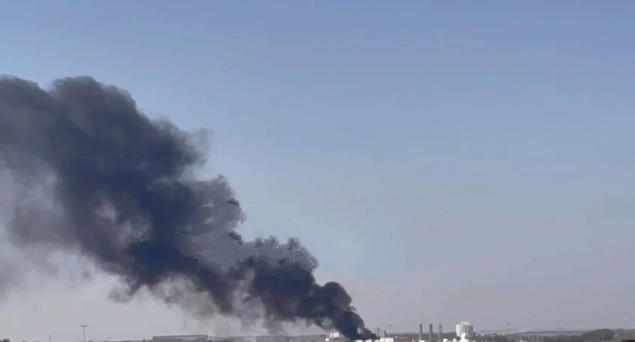 هدف قرار گرفتن ایستگاه برق در شهر الزلاق بحرین هدف قرار گرفتن ایستگاه برق در شهر الزلاق بحرین